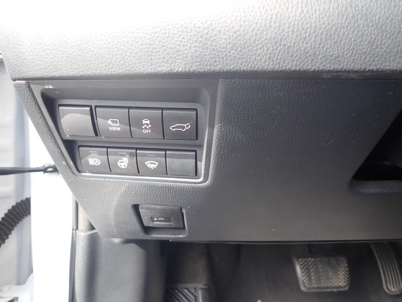 Fahrzeugabbildung Yaris Cross  1.5 Hybrid Elegant 4X2 Bild 16 von 20