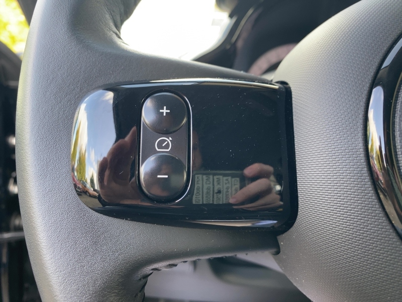 Fahrzeugabbildung Twingo E-TECH 100% el.  100% elektrisch Bild 15 von 21