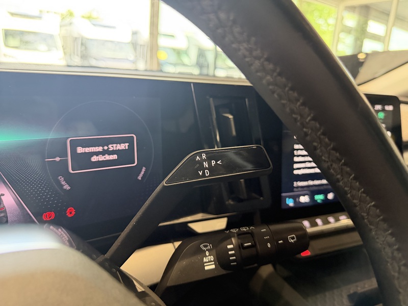 Fahrzeugabbildung Megane E-TECH Equilibre EV40 130PS boost charge Bild 18 von 50
