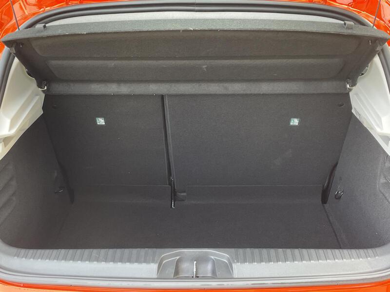 Fahrzeugabbildung Clio EQUILIBRE TCe 90 Bild 9 von 21