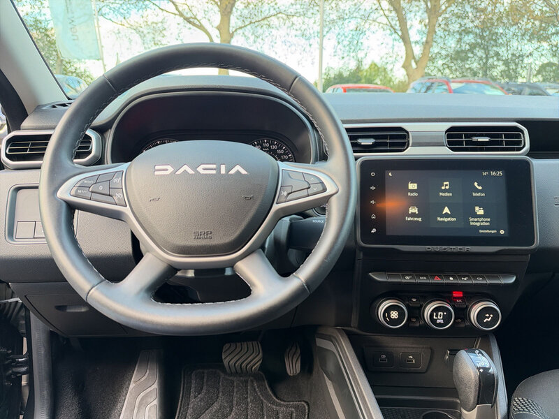 Fahrzeugabbildung Duster 360°Kamera AHK Bild 14 von 20