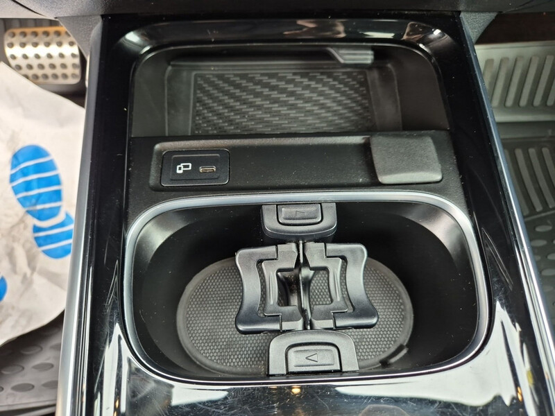 Mercedes-Benz GLB 220