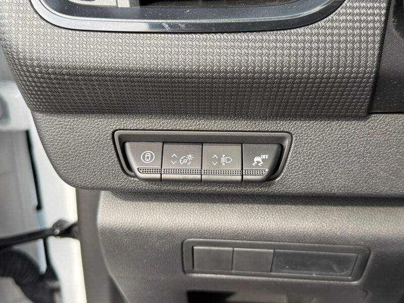 Fahrzeugabbildung Kangoo Rapid Advance L1 Blue dCi 75 MY24 Bild 14 von 16
