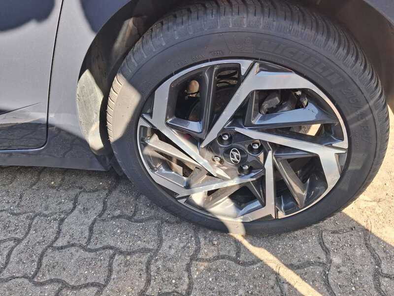 Fahrzeugabbildung i10 i20 Prime 1.0 T-GDi *In Germersheim* Bild 17 von 18