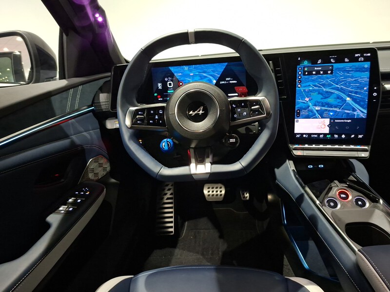 Alpine A390