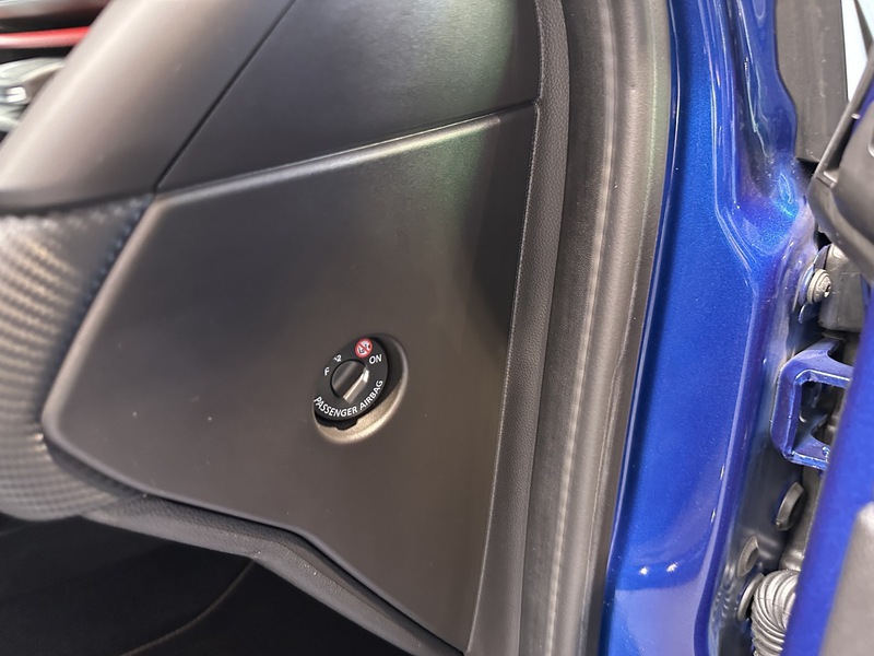 Fahrzeugabbildung Clio R.S. LINE E-TECH 145 Bild 11 von 50