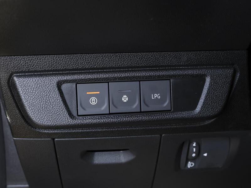 Fahrzeugabbildung Sandero NAVI SHZ BT Bild 10 von 15
