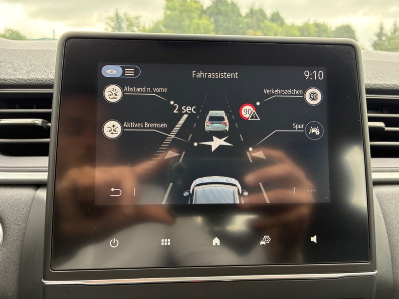Fahrzeugabbildung Captur +Automatik+PDC+ Bild 35 von 47