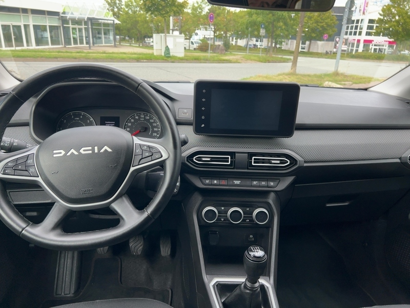 Fahrzeugabbildung Jogger 1.0 TCe 110 Extreme+ *7-Sitzer* Bild 8 von 15
