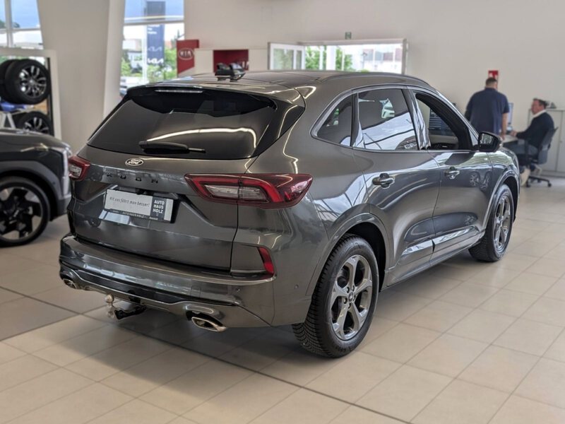 Fahrzeugabbildung Kuga 1.5 EcoBoost ST-Line X 4-Jahre FGS Bild 4 von 47
