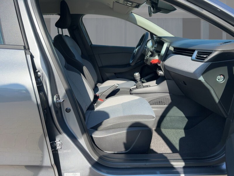 Fahrzeugabbildung Clio Apple CarPlay PDC KLIMA BT Bild 8 von 20