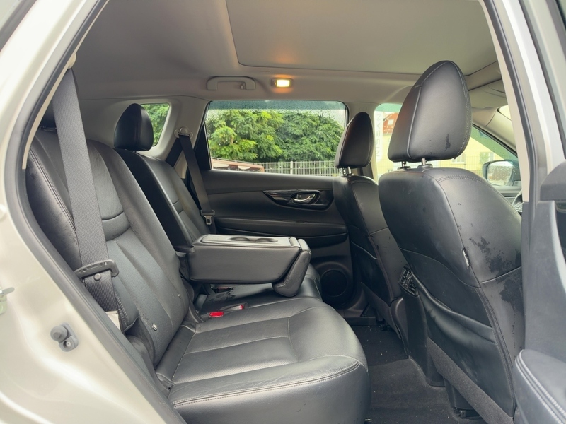 Fahrzeugabbildung X-Trail AUTOMATIK/7SITZER Bild 12 von 15
