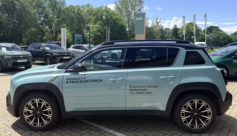 Fahrzeugabbildung R 4 E-Tech elektrisch Iconic 150 Comfort Range Bild 2 von 9