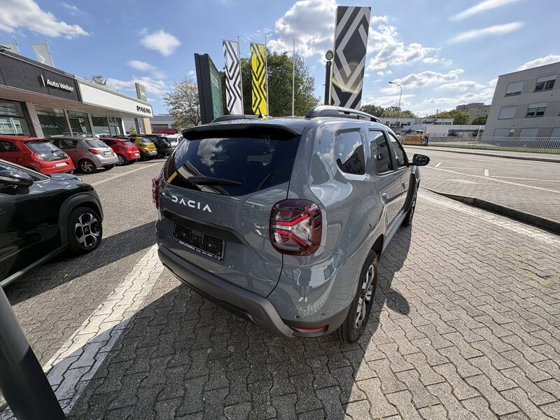 Fahrzeugabbildung Duster II 1.3 TCe 130 Journey 2WD Bild 4 von 18