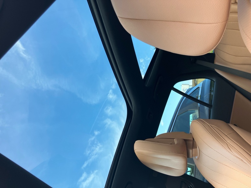 Fahrzeugabbildung E 220 Air Body Control+Energizing Plus Paket, Diebstahlschutz Paket Plus, Fahrerassistenz Paket Plus Keyless Go Paket, Panorama-Schiebedach, MBUX Superscreen Bild 17 von 17