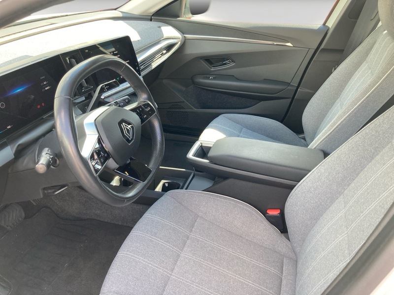 Fahrzeugabbildung Megane E-TECH Klima SHZ RFK Bild 8 von 17