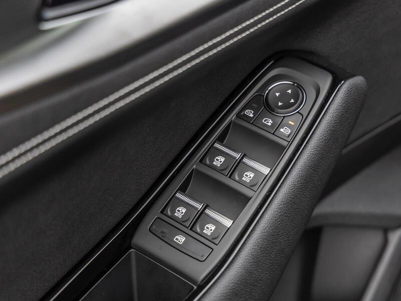 Fahrzeugabbildung Austral Techno Full Hybrid 200 Bild 14 von 15