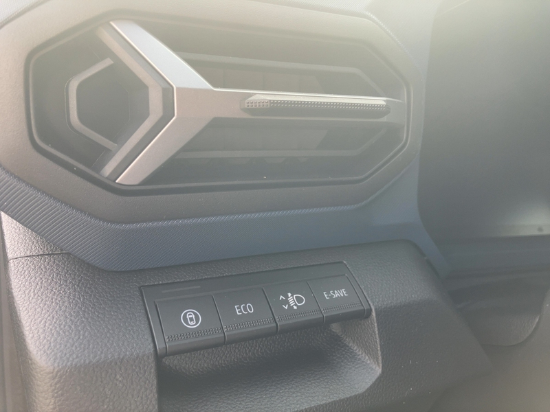 Fahrzeugabbildung Duster Expression TCe 130 Bild 7 von 8