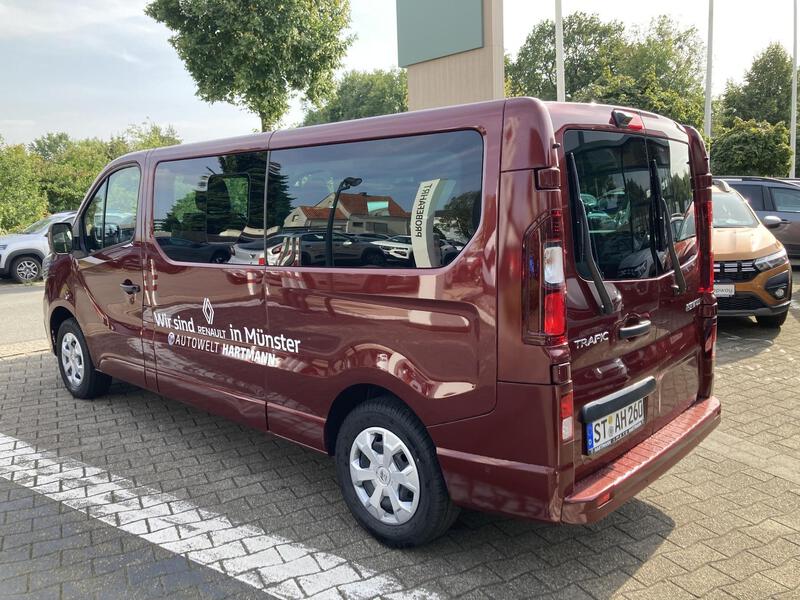 Fahrzeugabbildung Trafic Pkw Grand Entry Blue dCi 150 Bild 6 von 23