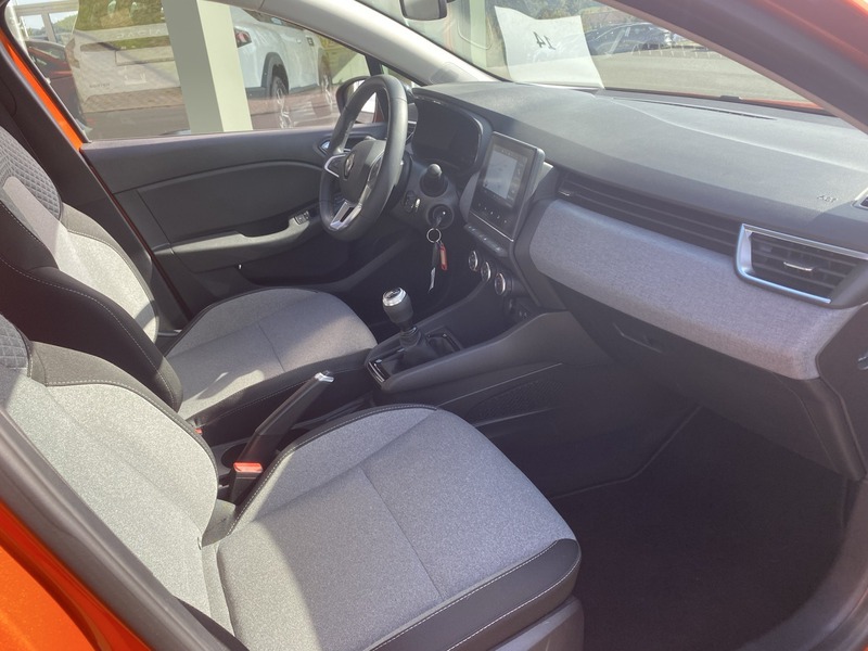 Fahrzeugabbildung Clio 5 EVOLUTION SCe 6 Bild 8 von 16