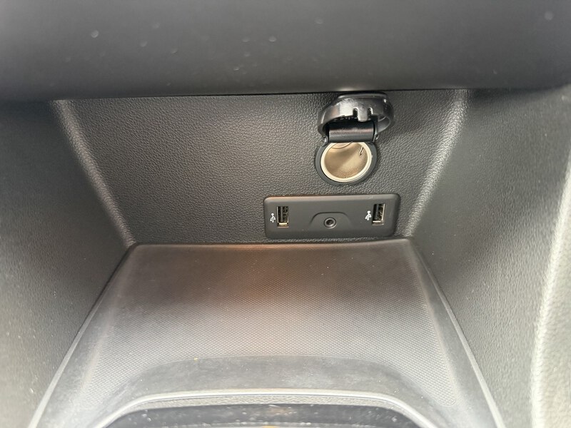 Fahrzeugabbildung Koleos ++Automatik++ Bild 32 von 44
