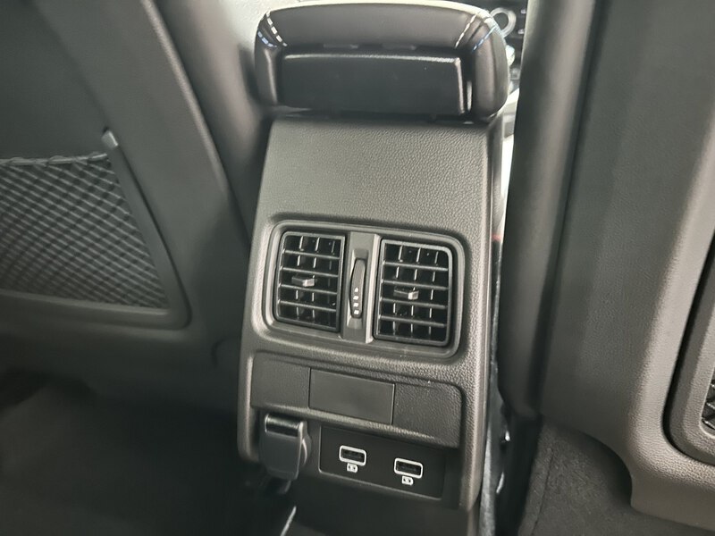 Fahrzeugabbildung Arkana Esprit Alpine 160 PS EDC Mild Hybrid Bild 16 von 50