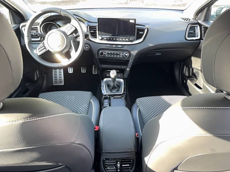 KIA Xcee'D
