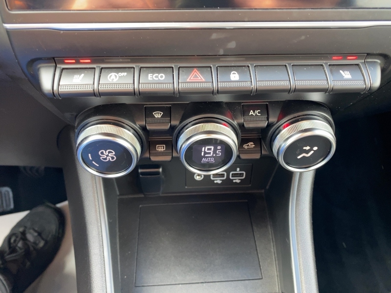 Fahrzeugabbildung Captur ZEN TCe 90 Bild 19 von 21