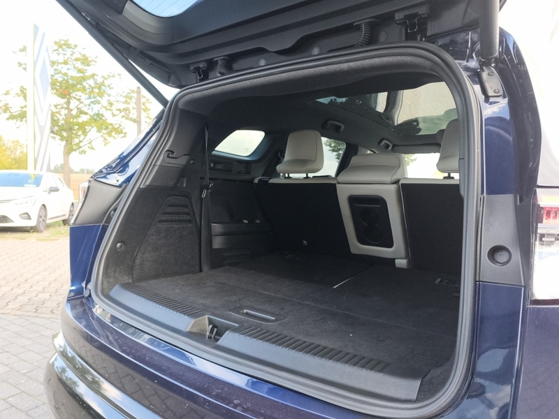 Fahrzeugabbildung Espace 6 Iconic E-Tech Full Hybrid 200 Bild 13 von 16