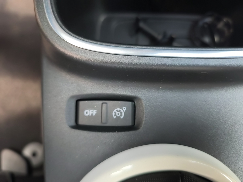 Fahrzeugabbildung Twingo 1.0 SCe 75 Limited KLIMA*CARPLAY*PDC*ALLW Bild 14 von 18