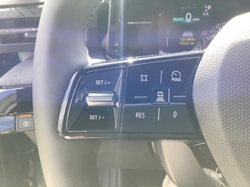 Fahrzeugabbildung Clio Fahrerairbag Bild 14 von 20