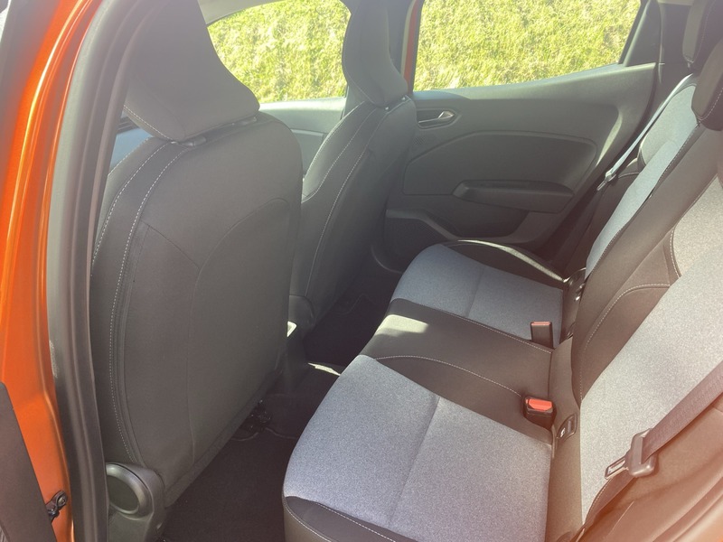 Fahrzeugabbildung Clio 5 EVOLUTION SCe 6 Bild 12 von 16