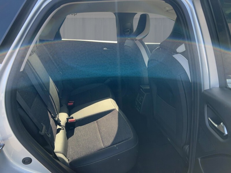 Fahrzeugabbildung Captur SELBSTPARKEND Bild 9 von 23