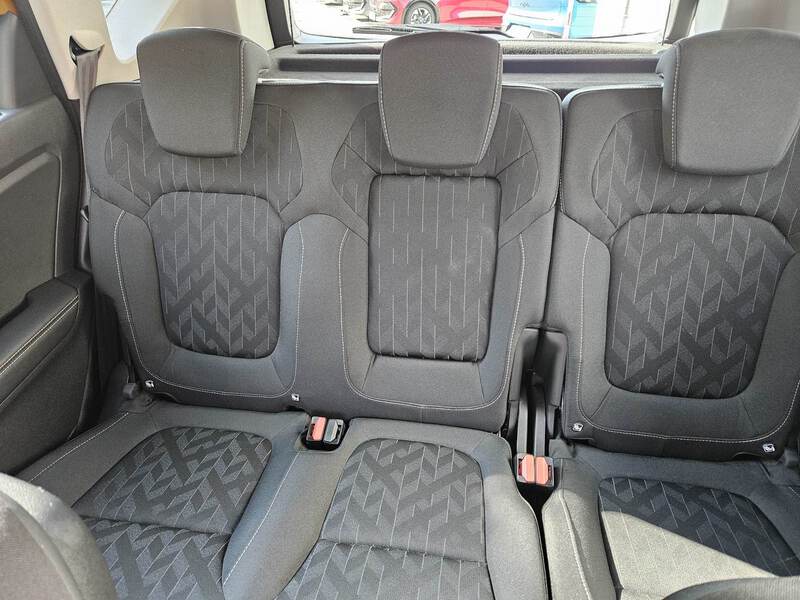 Fahrzeugabbildung Scenic BLUE dCi 150 EDC Bild 14 von 30