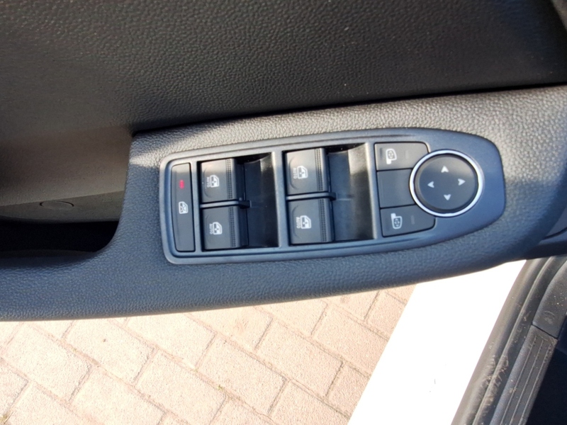 Fahrzeugabbildung Clio Evolution TCe 90 Bild 15 von 16