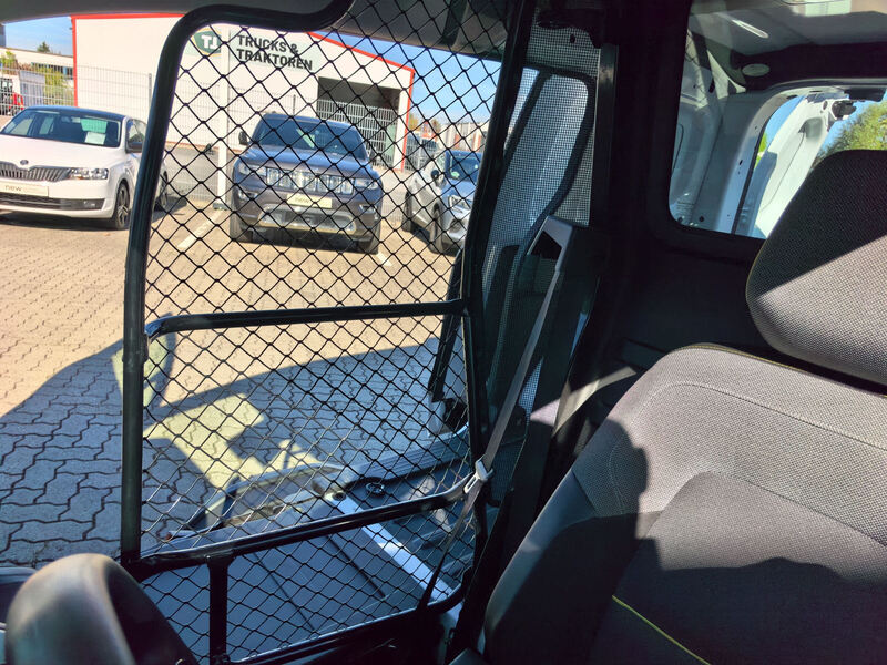 Fahrzeugabbildung Kangoo ult Bild 17 von 20