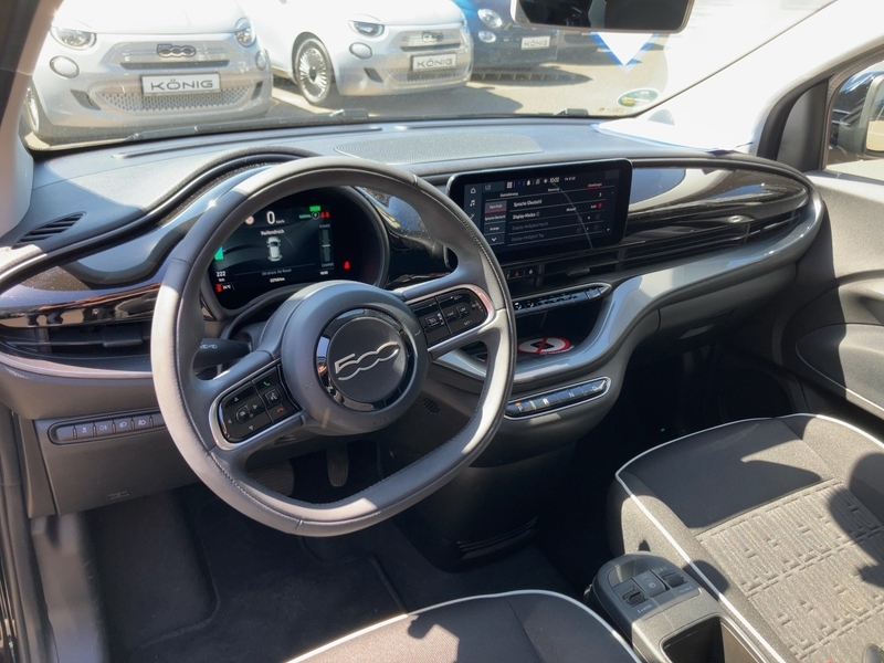 Fahrzeugabbildung Clio Allwetter*Klima*Carplay Bild 9 von 19