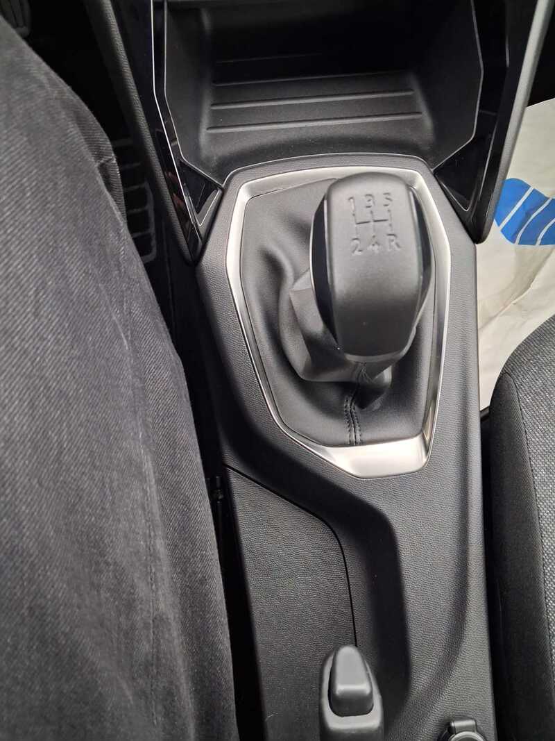 Fahrzeugabbildung 208 PureTech 75 1.2 *in Germersheim* Bild 19 von 22