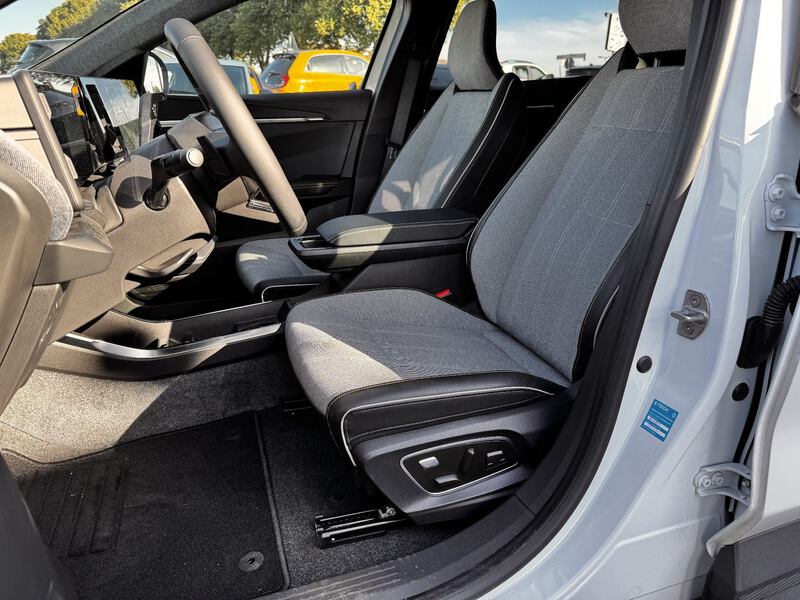 Fahrzeugabbildung Scenic E-TECH WINTER+ACTIV Bild 15 von 24