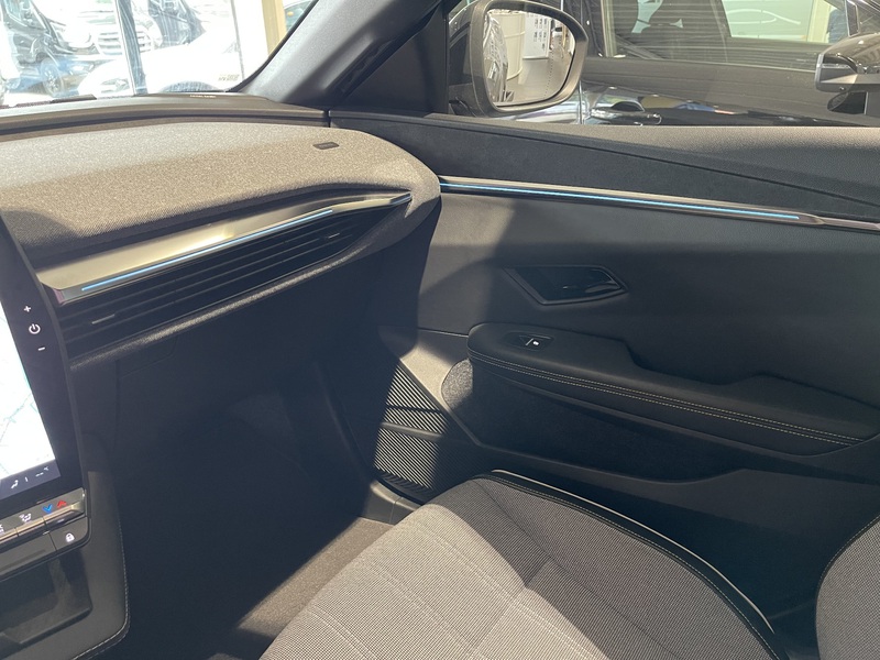 Fahrzeugabbildung Megane E-TECH Techno EV60 220 PS Optimum Charge  Bild 45 von 50