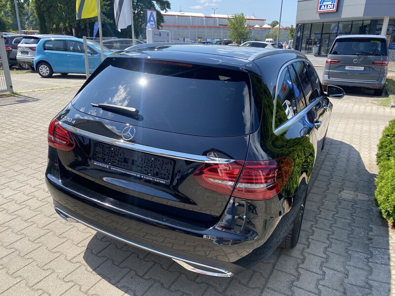 Mercedes-Benz C 220
