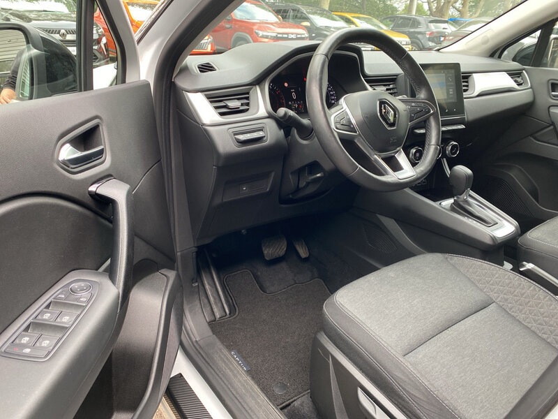 Fahrzeugabbildung Captur Navi Bild 10 von 20