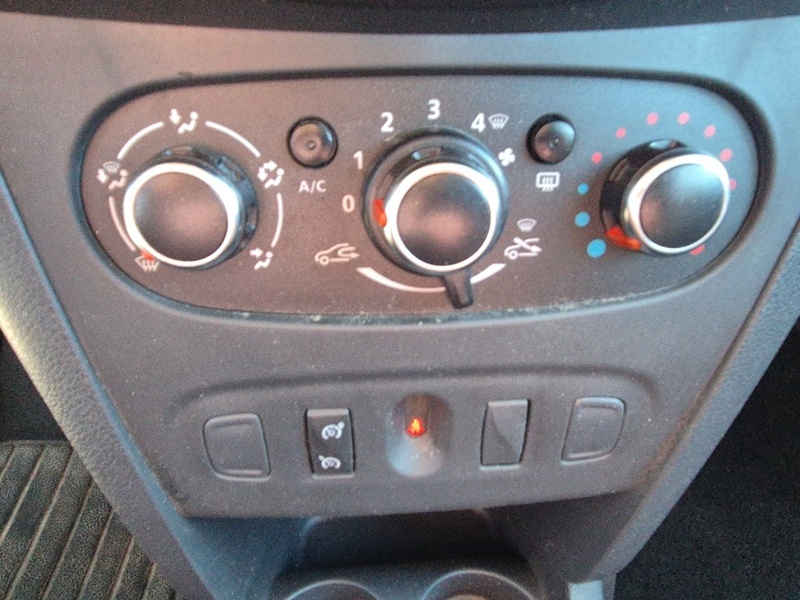 Fahrzeugabbildung Sandero II 1.0 SCe 75, Comfort AHK Bild 15 von 15