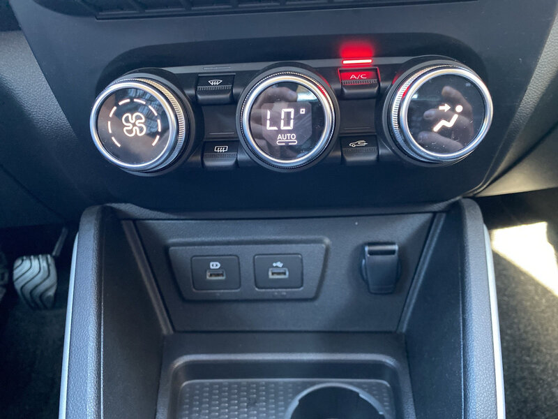 Fahrzeugabbildung Duster Navi 360° Bild 19 von 20