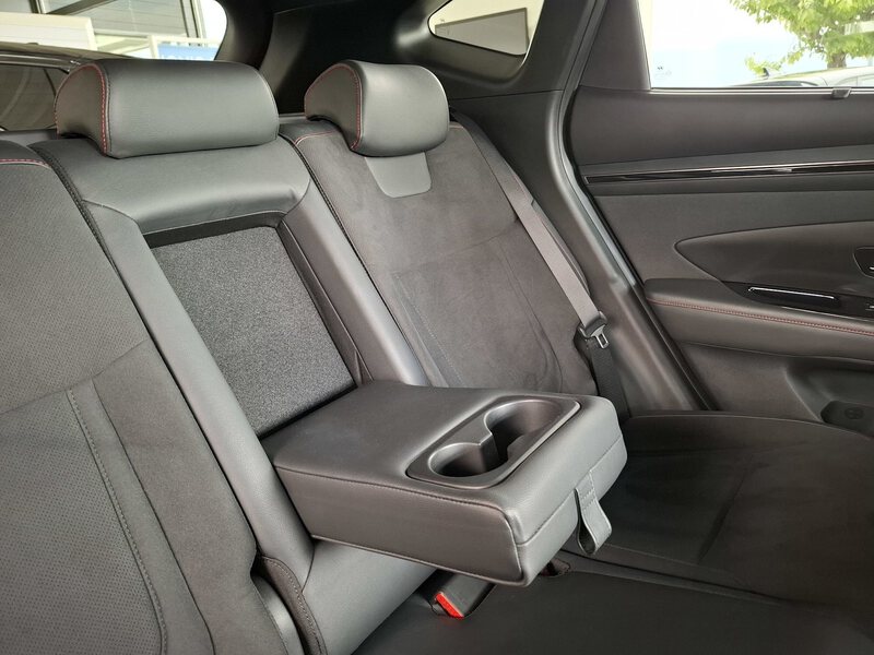 Fahrzeugabbildung TUCSON 1.6 T-GDI 150PS 48V 7-DCT 2WD N Line MJ23 Bild 20 von 47