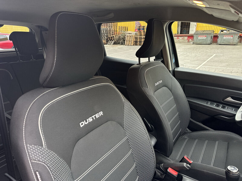 Fahrzeugabbildung Duster Scheckheft 360° Bild 13 von 20