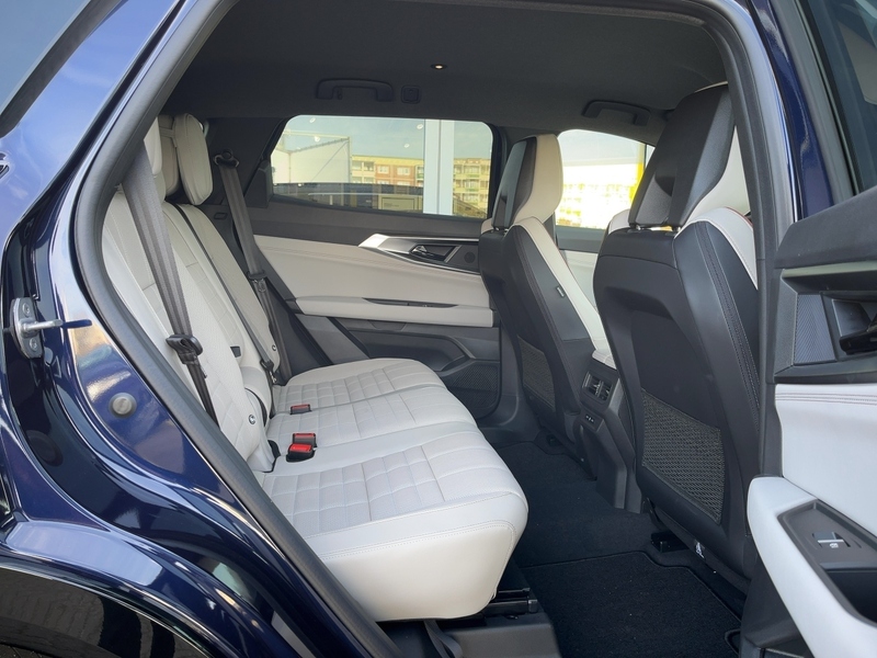 Fahrzeugabbildung Espace Iconic E-Tech 200 Full Hybrid Bild 12 von 13
