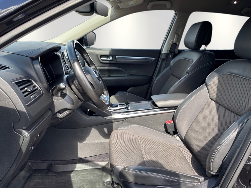 Fahrzeugabbildung Koleos Navi PDC v+h Kamera Bild 8 von 17