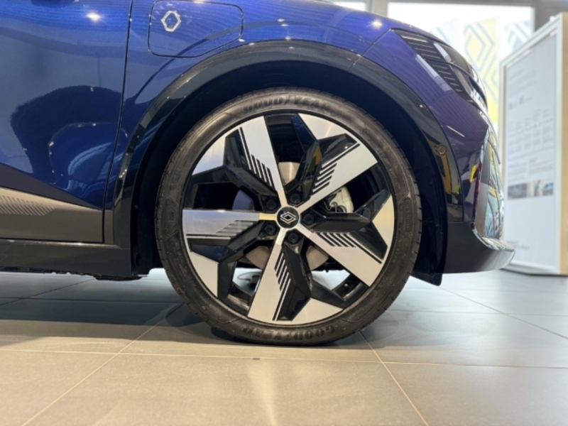 Fahrzeugabbildung Megane E-TECH 100% ele Megane E-Tech 100% elektrisch Bild 4 von 19