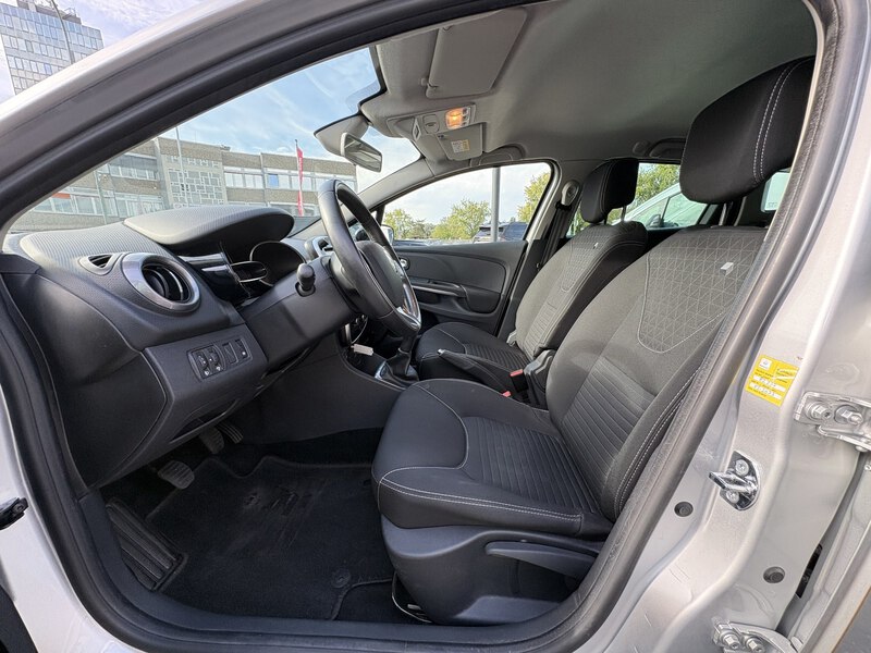 Fahrzeugabbildung Clio IV 0.9 TCe 90 Grandtour Limited ENERGY Bild 13 von 18